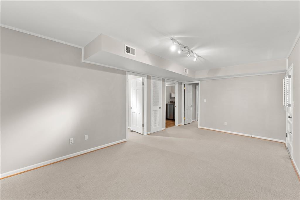4044 Ashentree Drive, Brookhaven, Georgia image 24