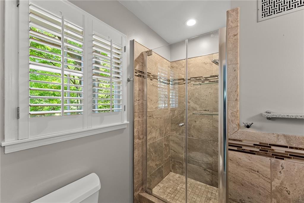 4044 Ashentree Drive, Brookhaven, Georgia image 35