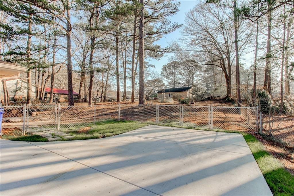 123 Creek Circle