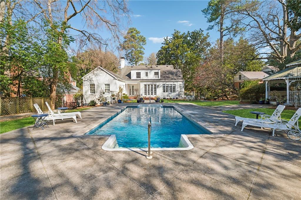 890 W Wesley Road, Atlanta, Georgia image 23