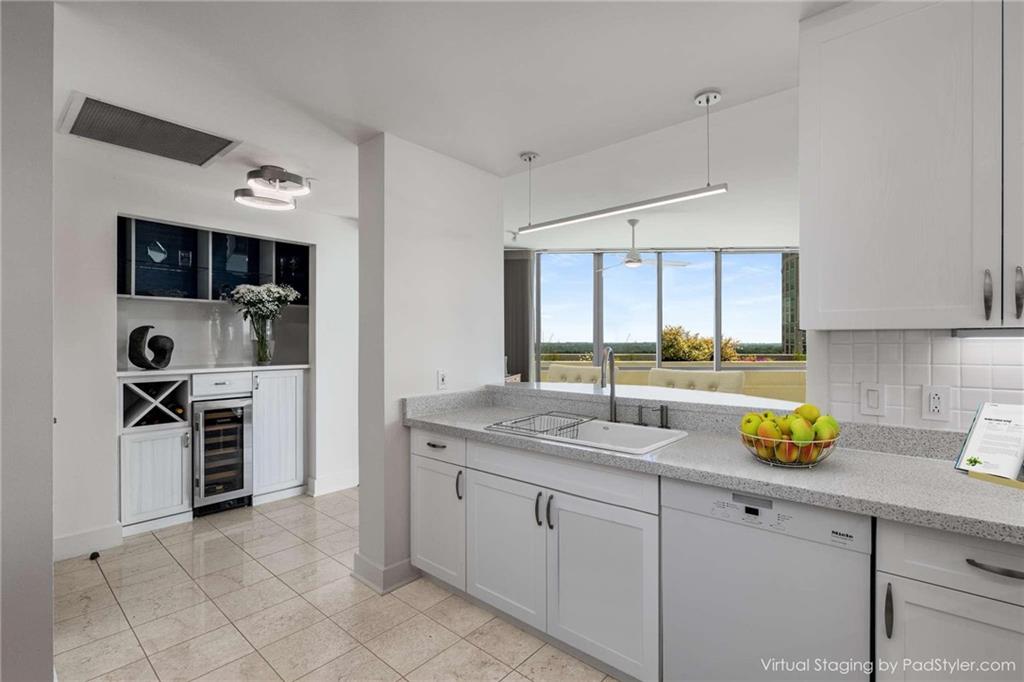 700 Park Regency Place NE 2201