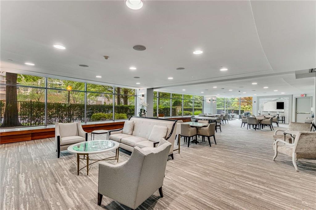 PARK REGENCY - Residential