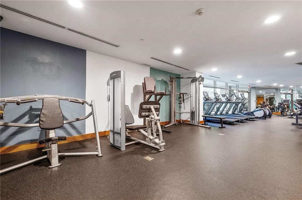 PARK REGENCY - Residential