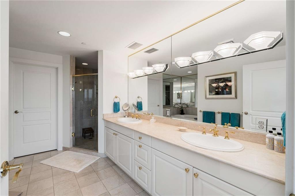 PARK REGENCY - Residential