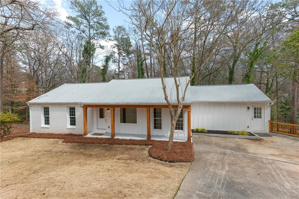 60 Willow Springs Lane, Roswell, Georgia image 2