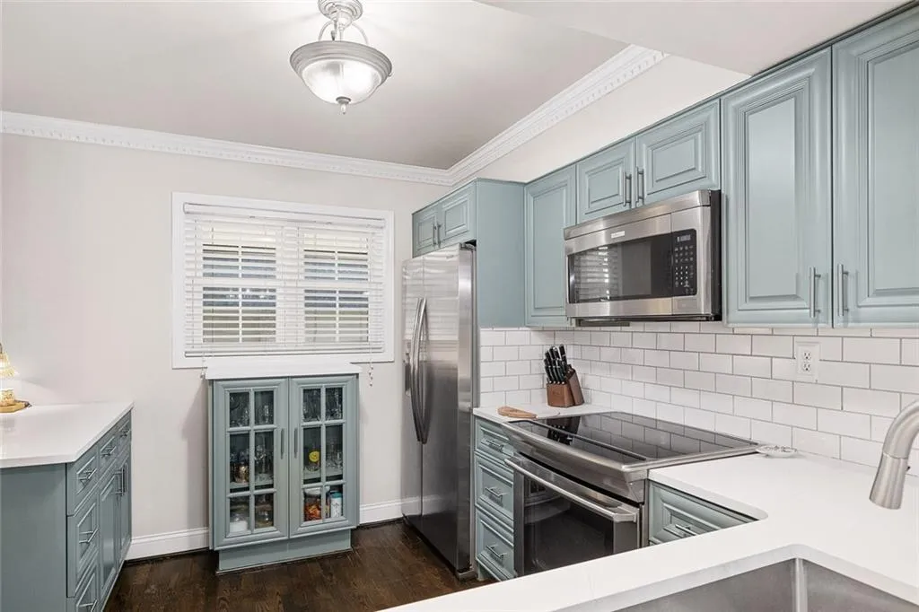 Sandy Springs, Georgia 30342, United States, 2 Bedrooms Bedrooms, ,3 BathroomsBathrooms,Residential,Active,148605