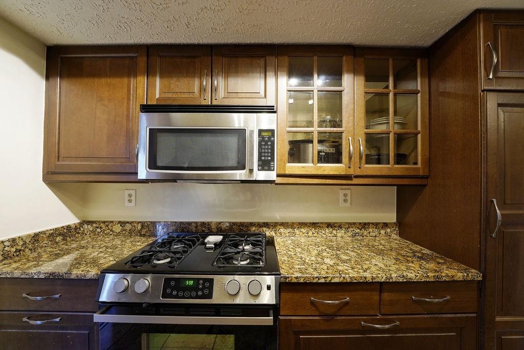 1013 Canyon Point Circle, Roswell, Georgia image 15