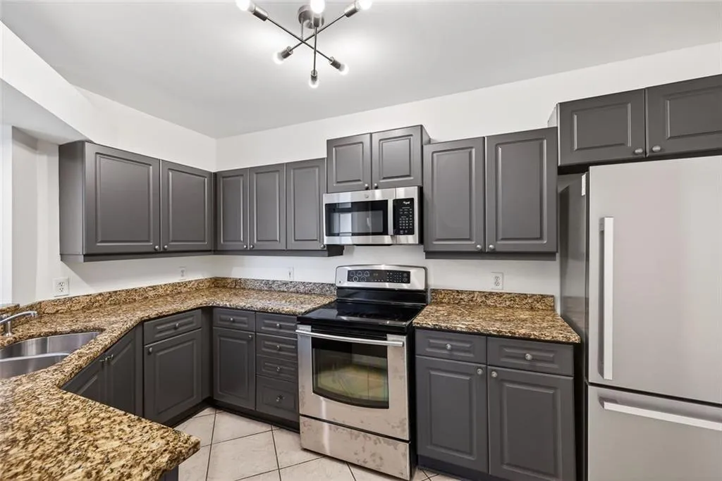 Atlanta, Georgia 30326, United States, 1 Bedroom Bedrooms, ,1 BathroomBathrooms,Residential,Active,254109