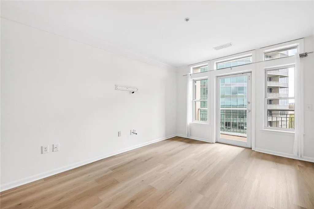 Atlanta, Georgia 30326, United States, 1 Bedroom Bedrooms, ,1 BathroomBathrooms,Residential,Active,254109