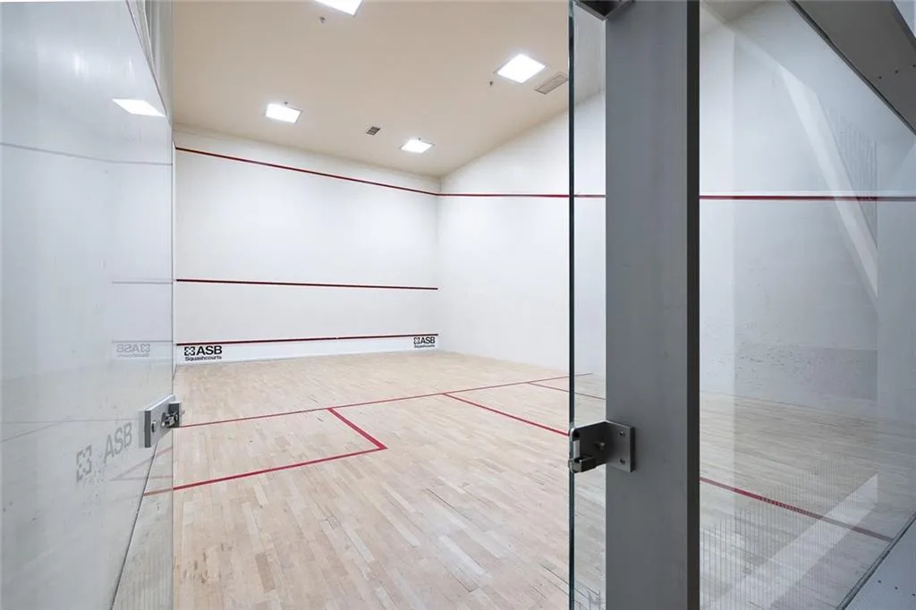 Atlanta, Georgia 30326, United States, 1 Bedroom Bedrooms, ,1 BathroomBathrooms,Residential,Active,254109