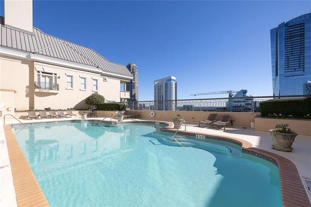 Atlanta, Georgia 30326, United States, 1 Bedroom Bedrooms, ,1 BathroomBathrooms,Residential,Active,254109