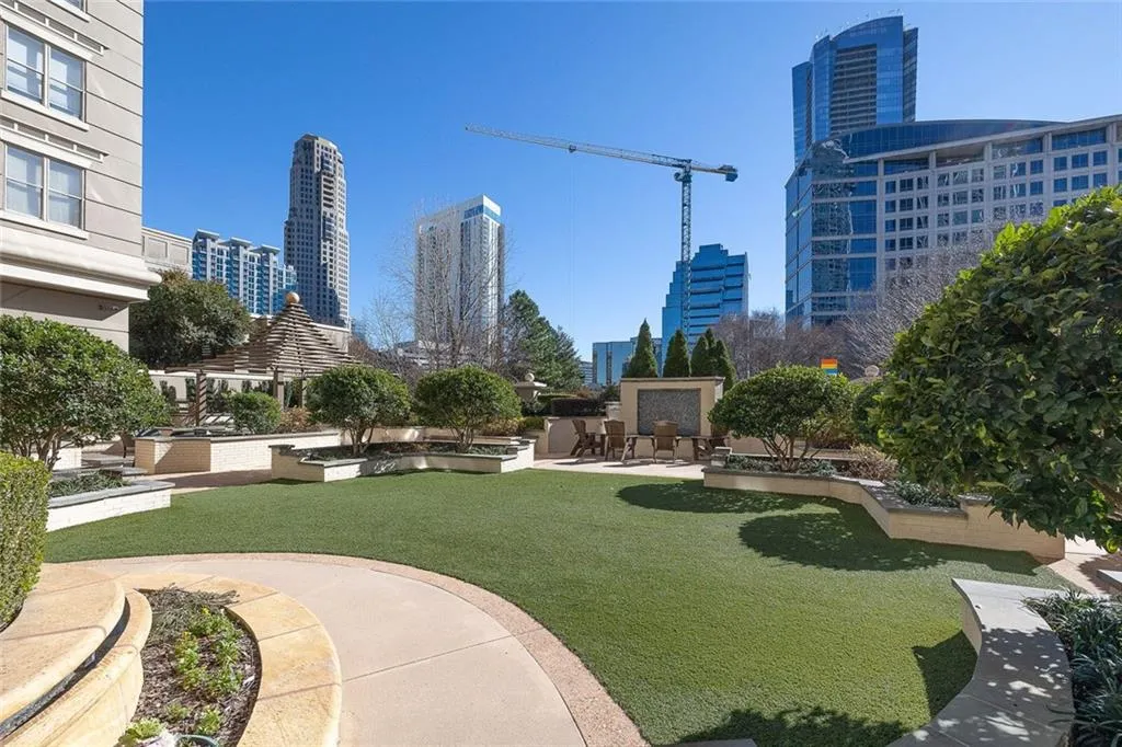 Atlanta, Georgia 30326, United States, 1 Bedroom Bedrooms, ,1 BathroomBathrooms,Residential,Active,254109