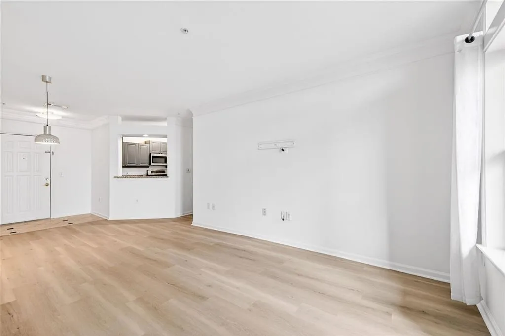 Atlanta, Georgia 30326, United States, 1 Bedroom Bedrooms, ,1 BathroomBathrooms,Residential,Active,254109