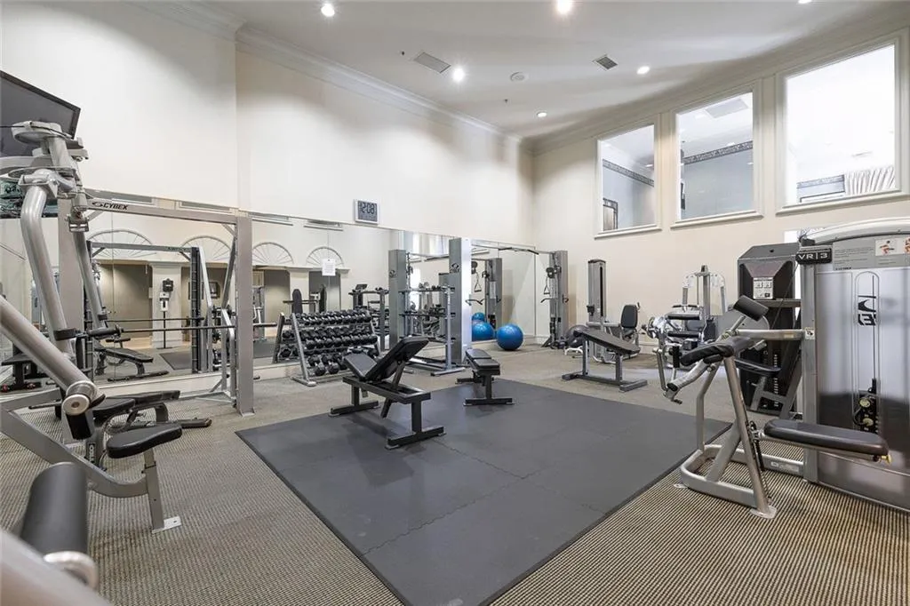 Atlanta, Georgia 30326, United States, 1 Bedroom Bedrooms, ,1 BathroomBathrooms,Residential,Active,254109