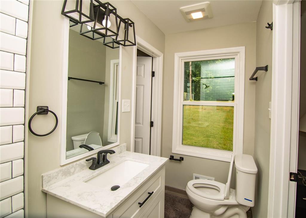 2751 Colonial Drive, College Park, Georgia image 40
