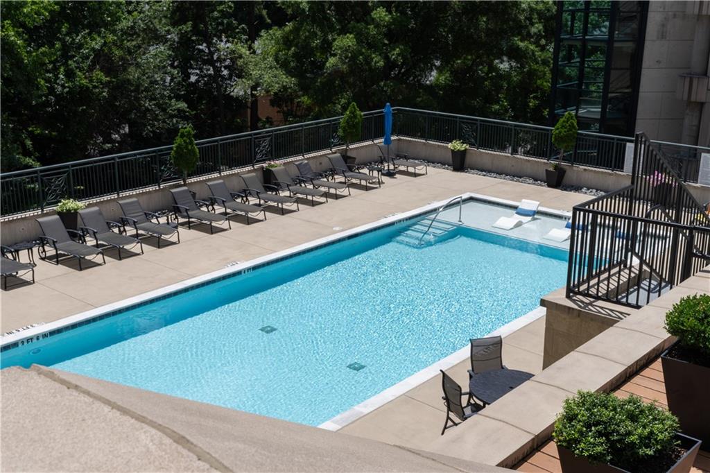 3040 Peachtree Road NW 1211