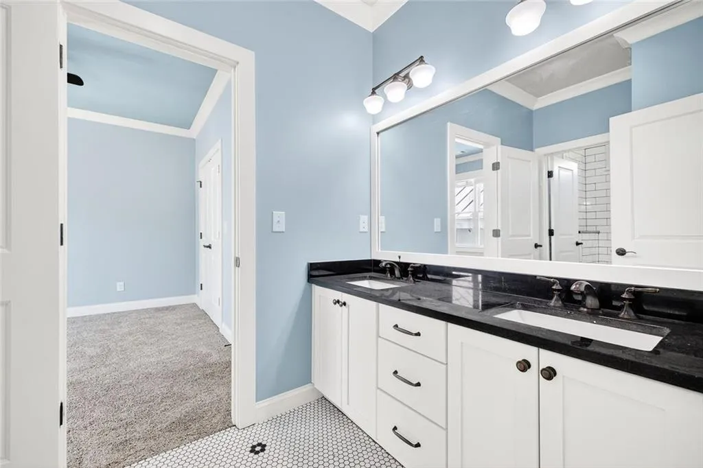 Brookhaven, Georgia 30319, United States, 5 Bedrooms Bedrooms, ,5 BathroomsBathrooms,Residential,Active,215913