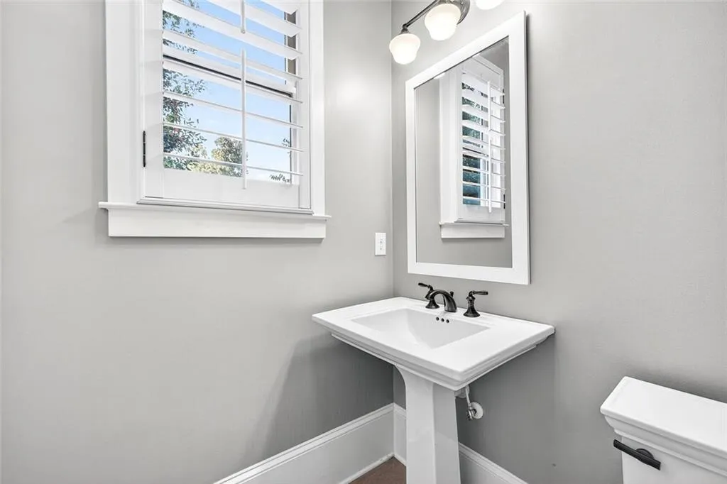 Brookhaven, Georgia 30319, United States, 5 Bedrooms Bedrooms, ,5 BathroomsBathrooms,Residential,Active,215913