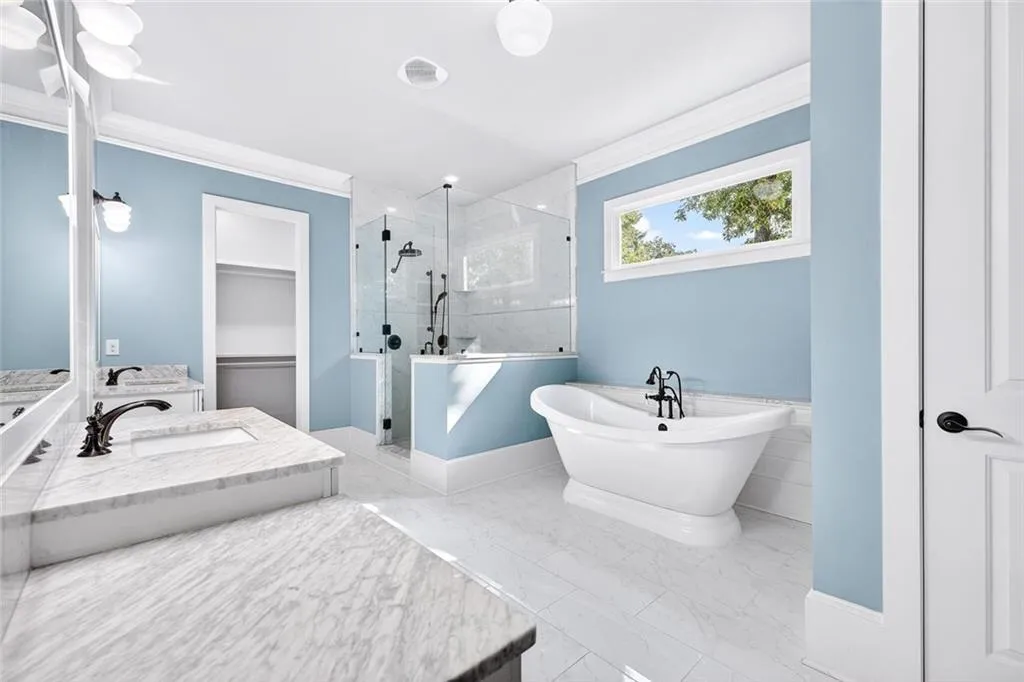 Brookhaven, Georgia 30319, United States, 5 Bedrooms Bedrooms, ,5 BathroomsBathrooms,Residential,Active,215913