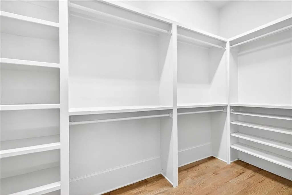 Brookhaven, Georgia 30319, United States, 5 Bedrooms Bedrooms, ,5 BathroomsBathrooms,Residential,Active,215913