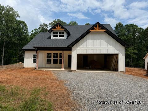 Homes For Sale - 9130 Lisa Circle<br/> Gainesville, GA 30506