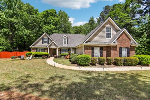 Homes For Sale - 105 Stratford Circle<br/> Stockbridge, GA 30281