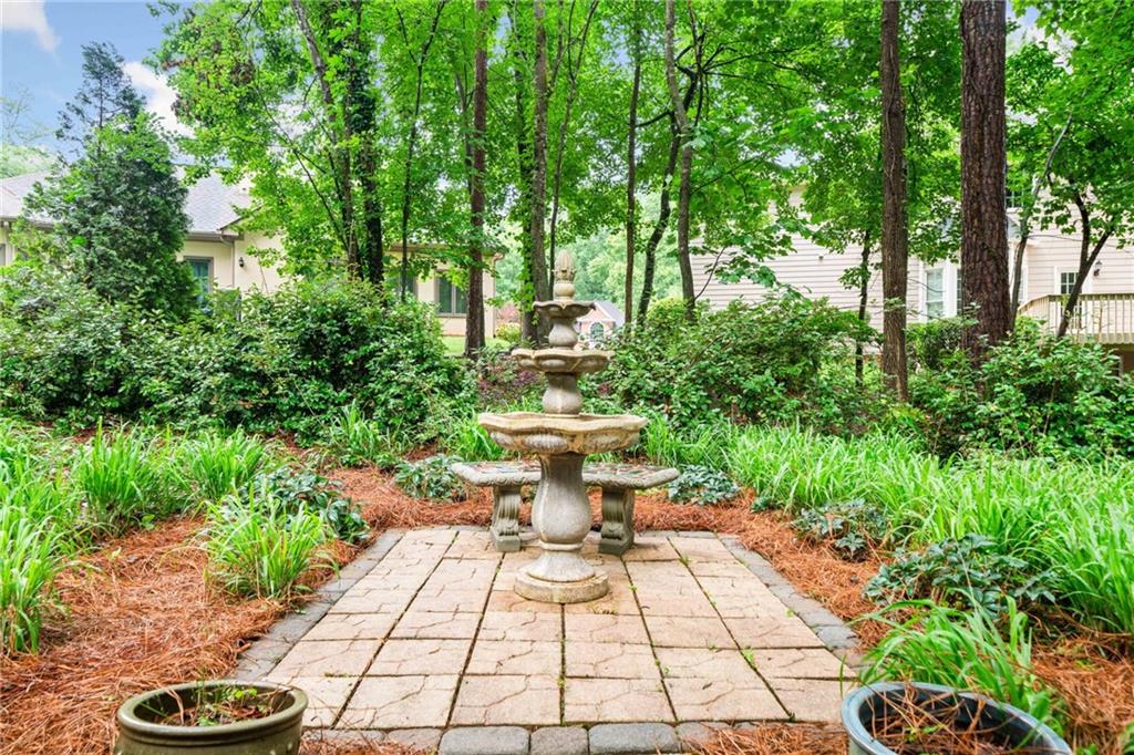 120 Bent Creek Drive, Woodstock, Georgia image 9