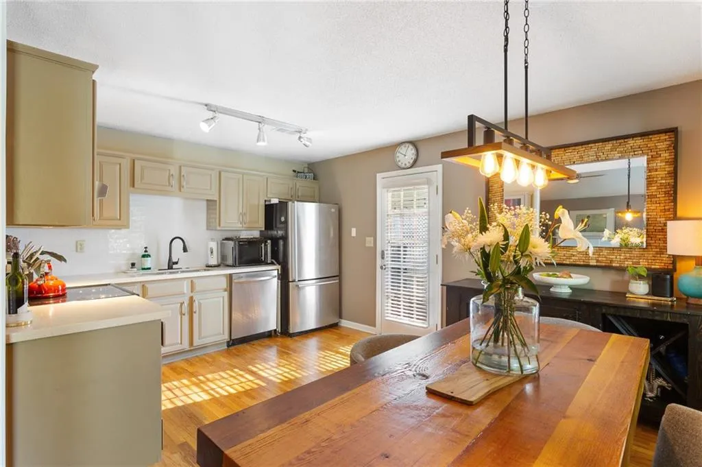 Atlanta, Georgia 30318, United States, 3 Bedrooms Bedrooms, ,2 BathroomsBathrooms,Residential,Active,108031