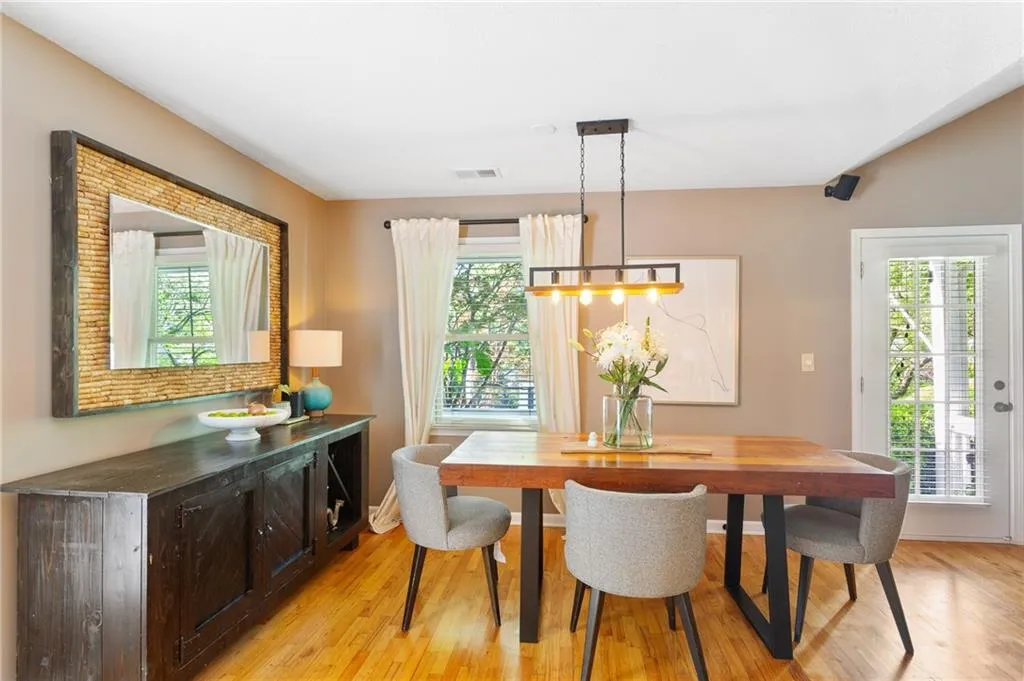 Atlanta, Georgia 30318, United States, 3 Bedrooms Bedrooms, ,2 BathroomsBathrooms,Residential,Active,108031