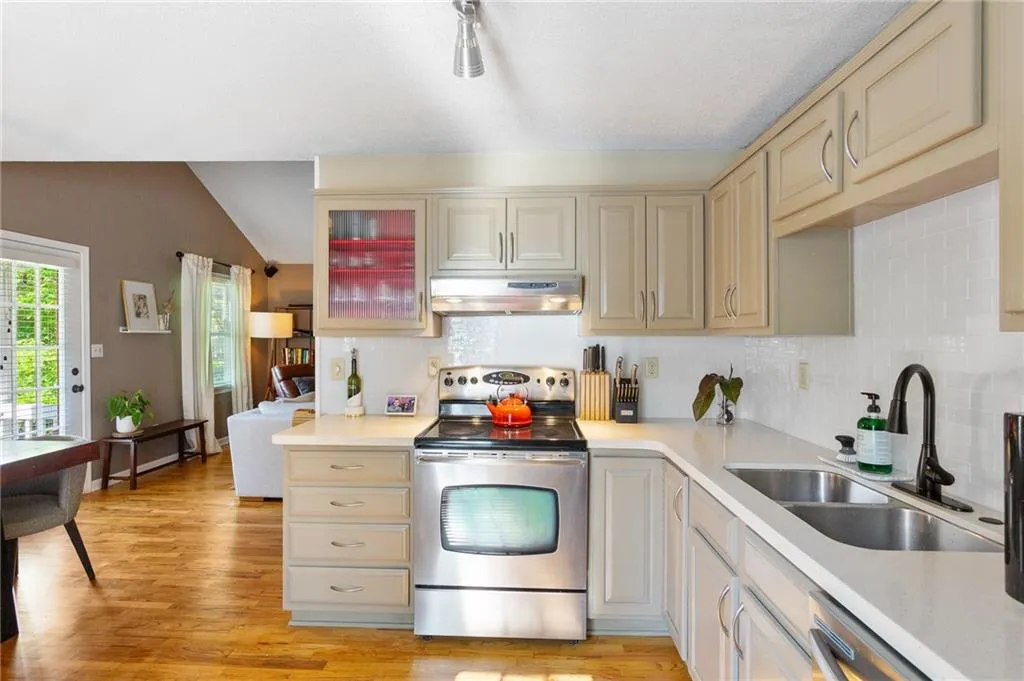 Atlanta, Georgia 30318, United States, 3 Bedrooms Bedrooms, ,2 BathroomsBathrooms,Residential,Active,108031