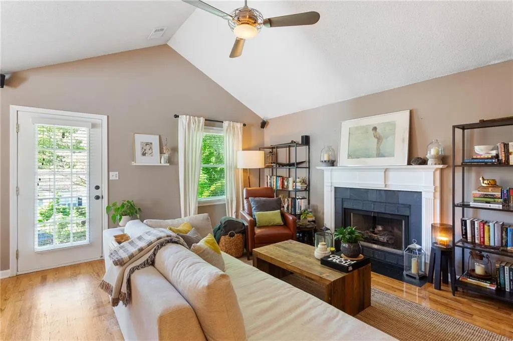 Atlanta, Georgia 30318, United States, 3 Bedrooms Bedrooms, ,2 BathroomsBathrooms,Residential,Active,108031