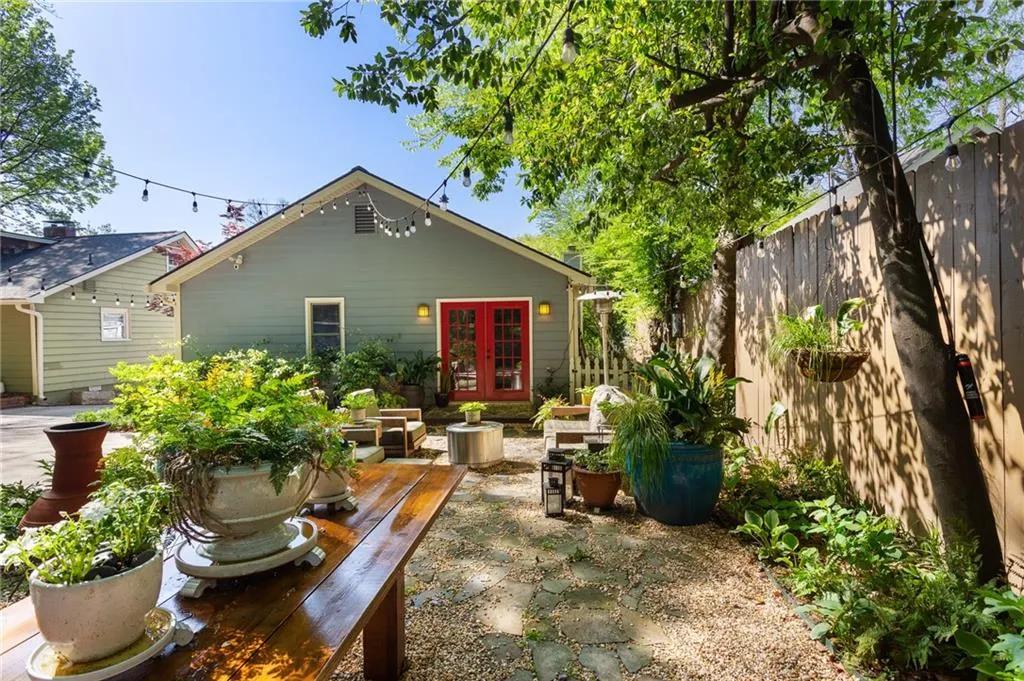 Atlanta, Georgia 30318, United States, 3 Bedrooms Bedrooms, ,2 BathroomsBathrooms,Residential,Active,108031