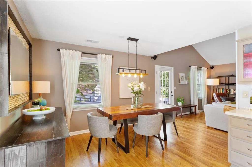 Atlanta, Georgia 30318, United States, 3 Bedrooms Bedrooms, ,2 BathroomsBathrooms,Residential,Active,108031