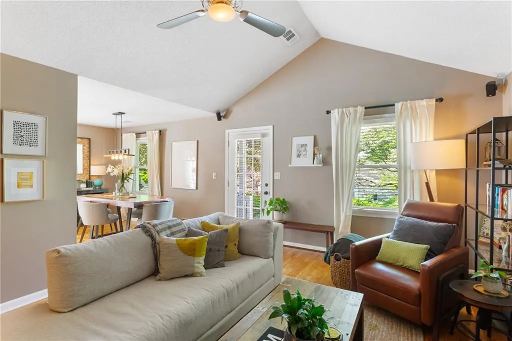 Atlanta, Georgia 30318, United States, 3 Bedrooms Bedrooms, ,2 BathroomsBathrooms,Residential,Active,108031