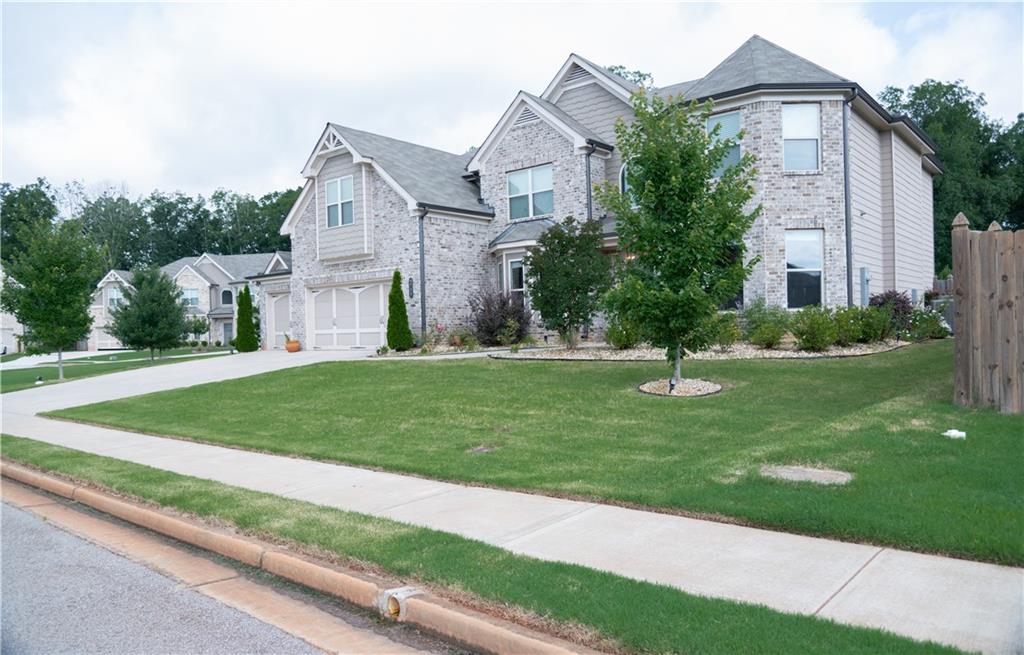 3739 In Bloom Way