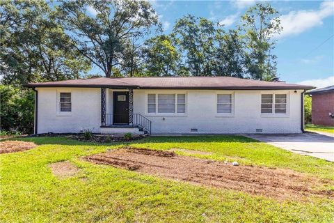 Homes For Sale - 8151 Puckett St Street<br/> Covington, GA 30014