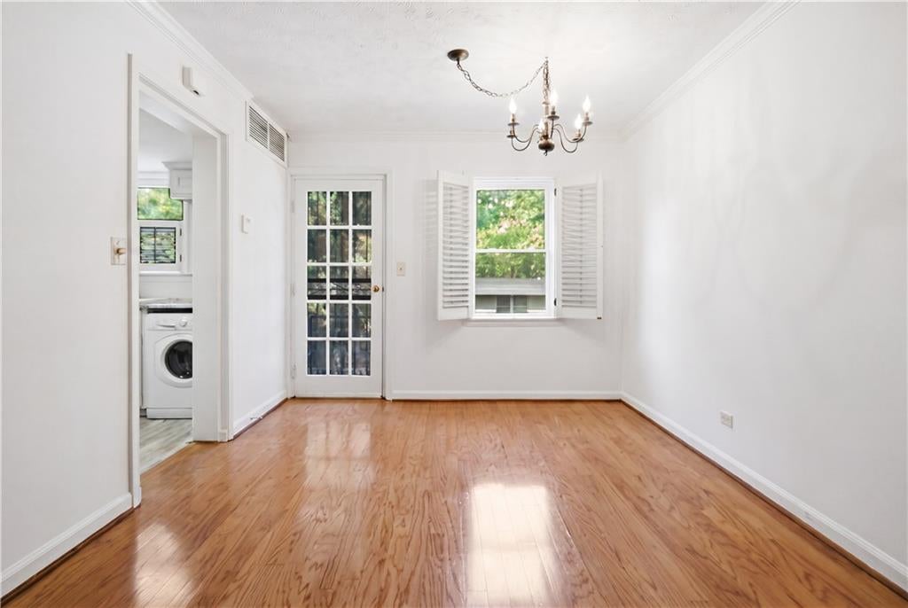 276 Lakemoore Drive NE C