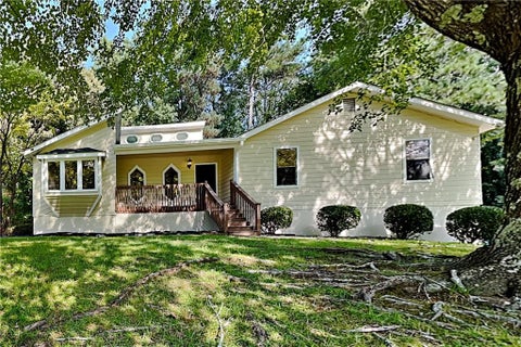 Homes For Rent - 3521 Birchwood Trail<br/> Snellville, GA 30078