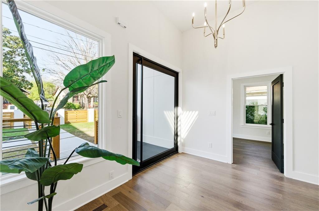 1927 Memorial Drive SE