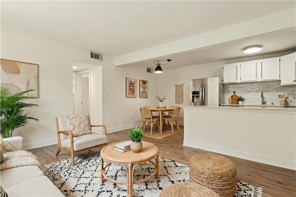 870 Glendale Terrace NE 11