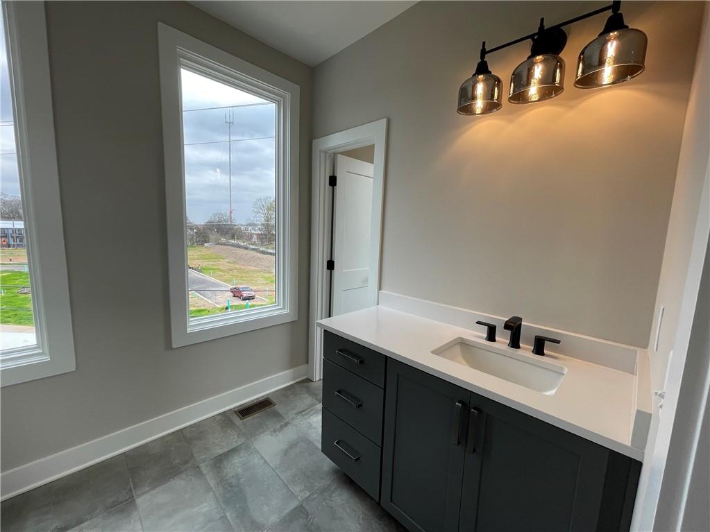498 Burroughs Street SE 323