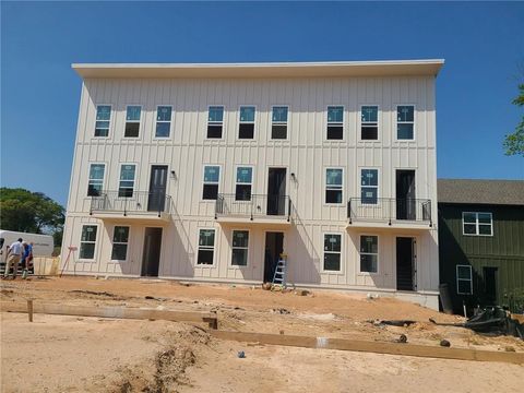 Photo of 498 Burroughs Street SE St #323, Atlanta, GA 30315 (MLS # 7763844)