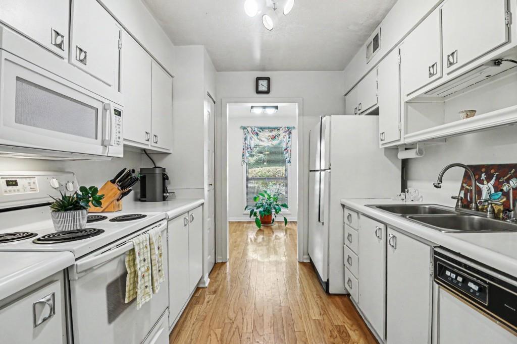 4862 Twin Lakes Trail
