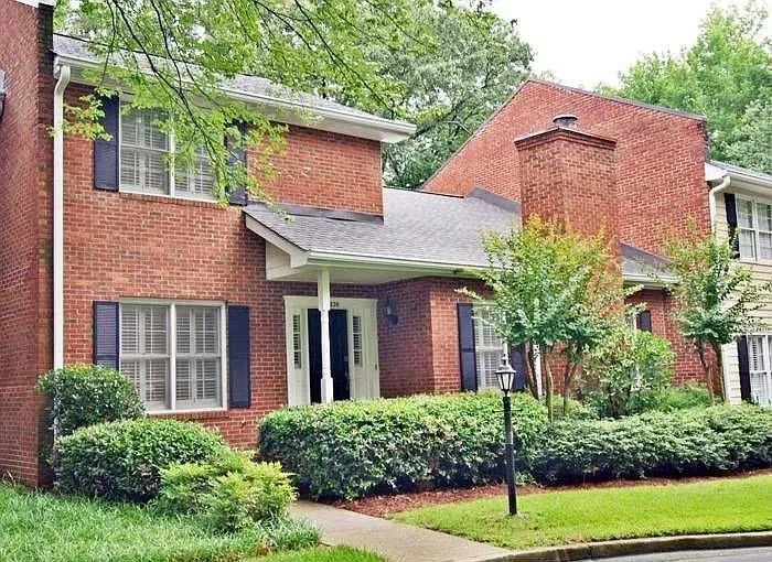 2238 Bohler Road NW