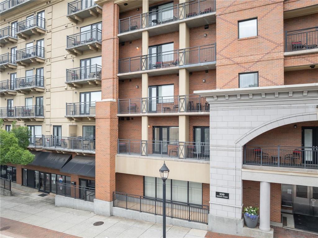 250 W Broad Street 205