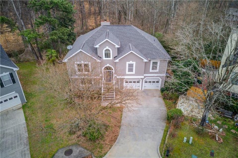 Homes For Sale - 885 Long Branch Circle<br/> Sugar Hill, GA 30518