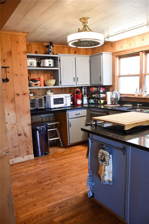 716 Moss Patch Trail