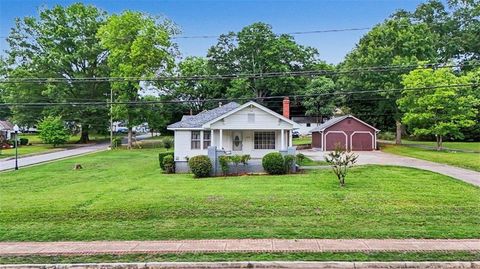 Homes For Sale - 4228 Atlanta Street<br/> Cobb County, Powder Springs, GA 30127