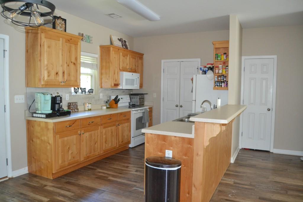 302 Pointe Circle