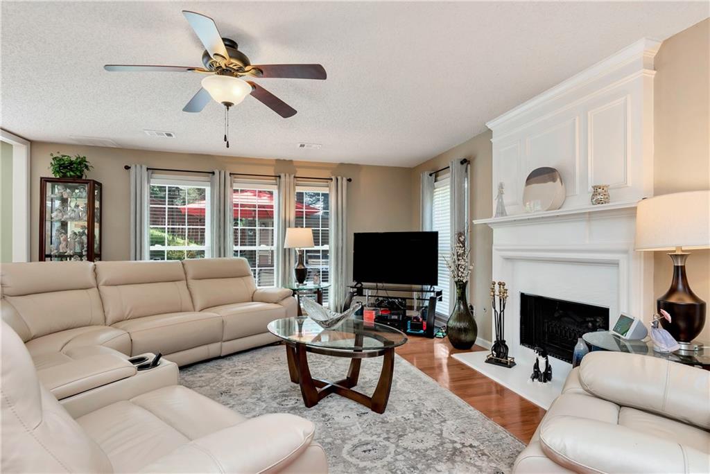 914 Wenham Lane